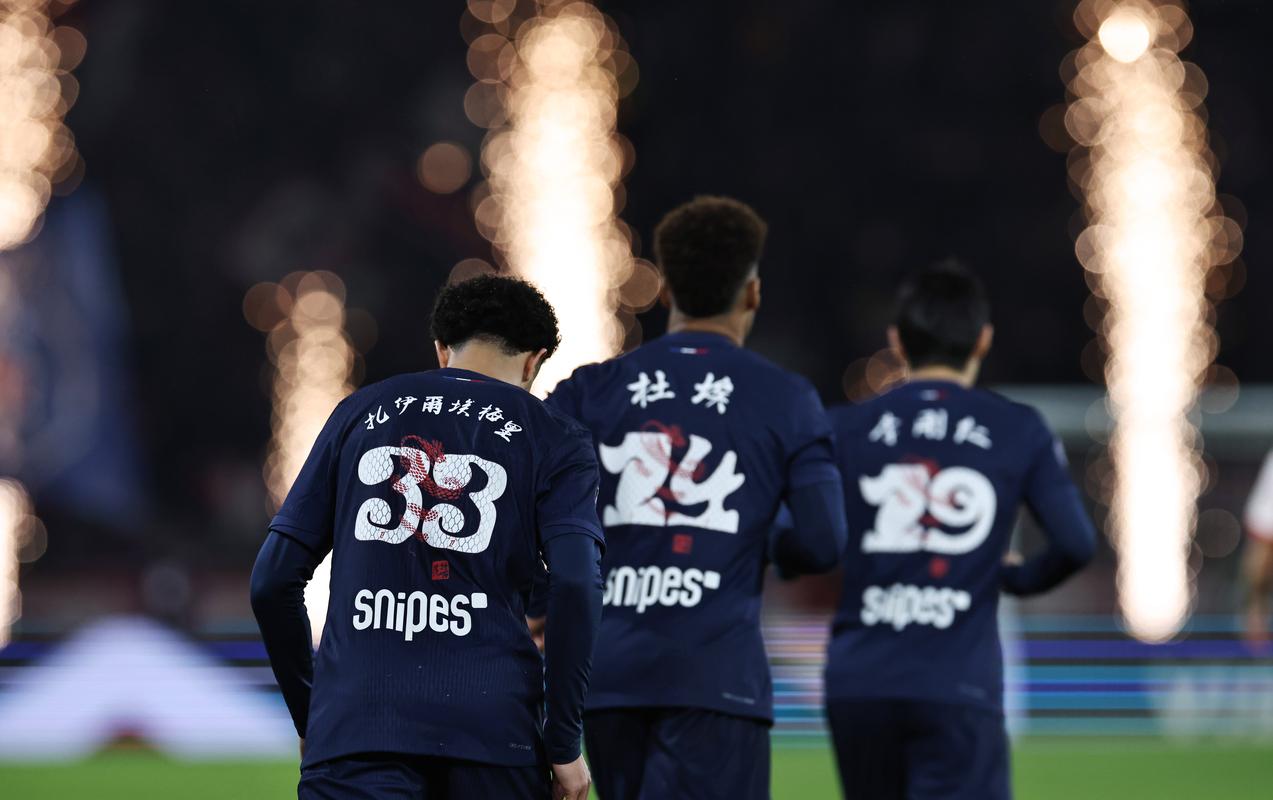 辽宁铁人冲超大动作：重磅引援方案全面曝光（辽宁铁人为冲超出手：重磅引援计划全面揭晓）