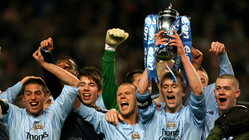 若出战圣保利，诺伊尔将追平伊梅尔并列德甲门将出场榜第2位（出战圣保利即达成里程碑：诺伊尔可与伊梅尔并列德甲门将出场第2）