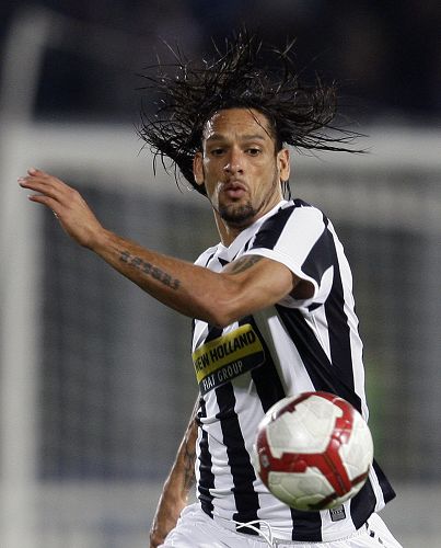 他这次传球完全是大师级别（这一脚传球堪称大师手笔）