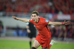 英超：阿森纳客场3-1击败诺维尔（英超战报：阿森纳客场3-1力克诺维尔）