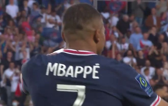 这队的节奏一上来就压不住（这队开场节奏迅猛，难以遏制）