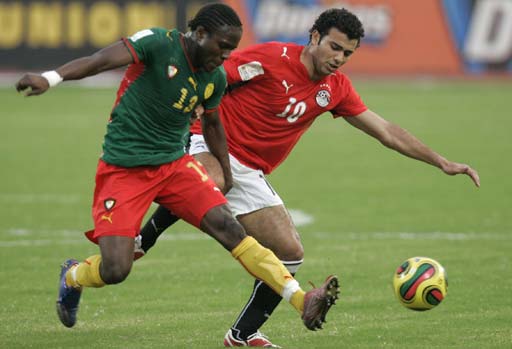 德劳伦蒂斯：现在取得的成就比肩马拉多纳？没有人能达到他的高度（德劳伦蒂斯：当下成绩能否比肩马拉多纳？他的高度无人可及）