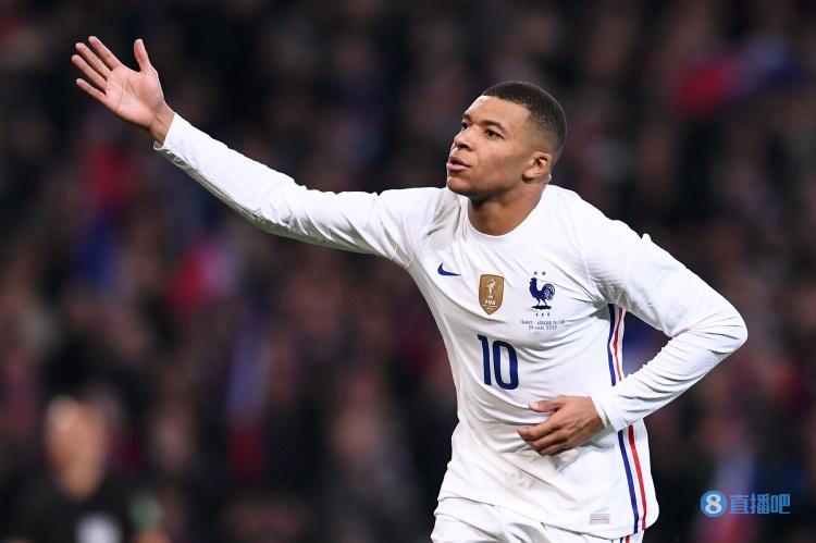 自贡一女士购买川超门票被骗，陆续转账13万余元（自贡女子购川超门票遭诈骗，先后转出13万多元）